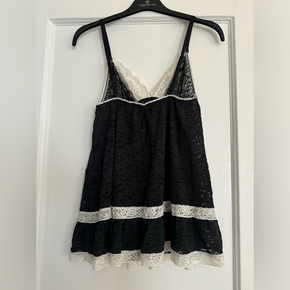 Victoria Secret - Lingerie Black and white lace top - size M - Picture 4 of 5